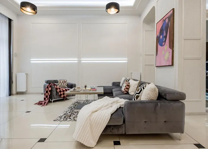 Lejlighed Magnificent 3br W Balcony By The Parliament