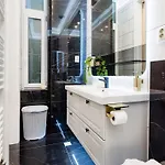 Lejlighed Magnificent 3br W Balcony By The Parliament