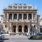 Magnificent 3br W Balcony By The Parliament * Budapest
