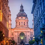Magnificent 3br W Balcony By The Parliament Budapest