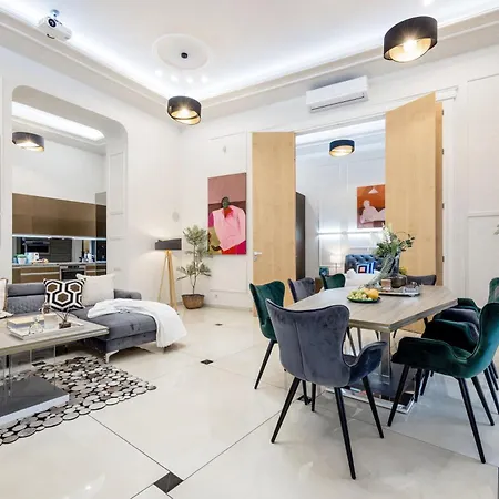 Apartment Magnificent 3br W Balcony By The Parliament Budapest