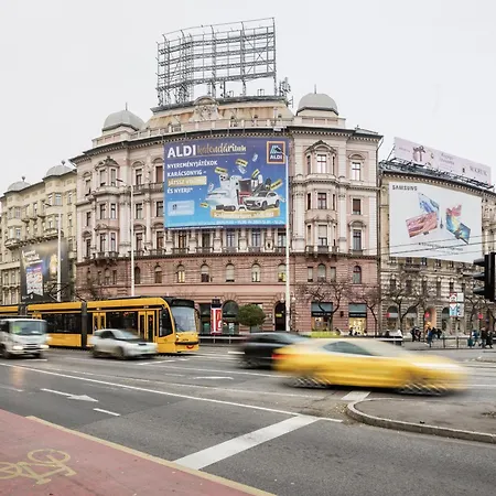 Magnificent 3br W Balcony By The Parliament Апартаменты