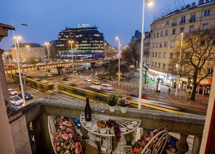 Magnificent 3br W Balcony By The Parliament
