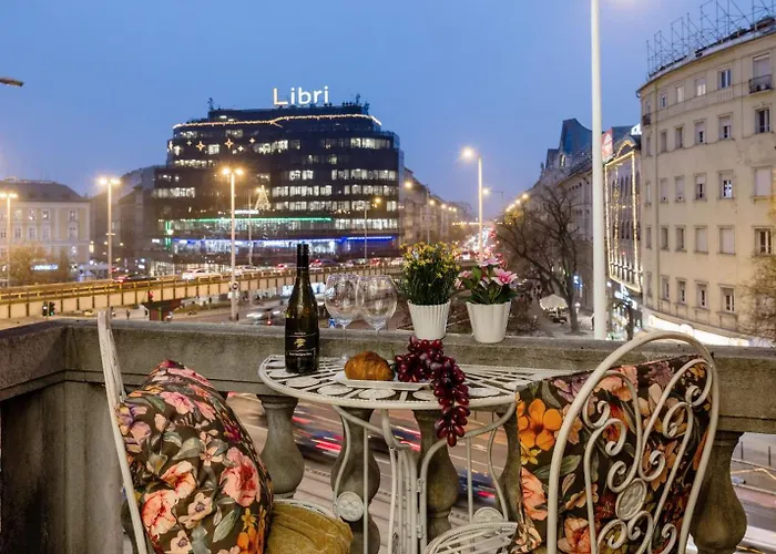 Magnificent 3br W Balcony By The Parliament Appartement *