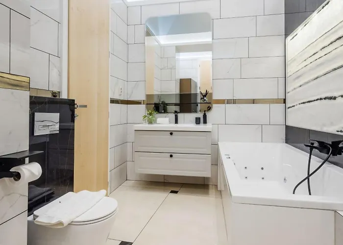 Magnificent 3br W Balcony By The Parliament