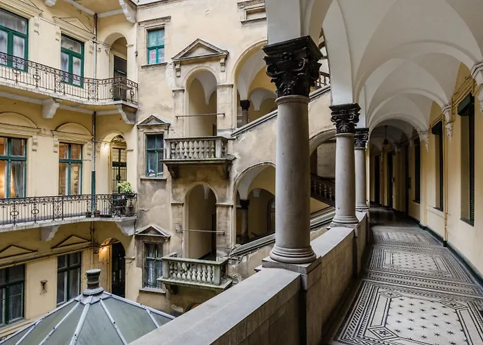 Magnificent 3br W Balcony By The Parliament Будапешт