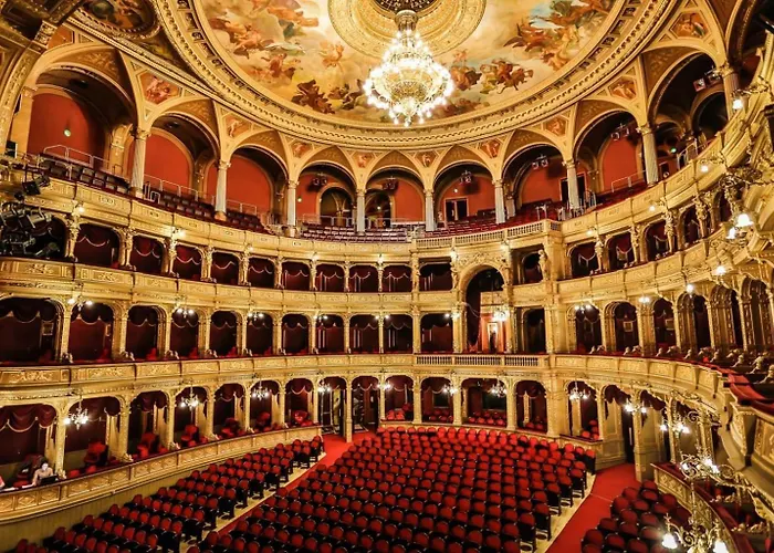 Апартаменты Magnificent 3br W Balcony By The Parliament *