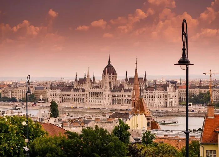 Апартаменты Magnificent 3br W Balcony By The Parliament *