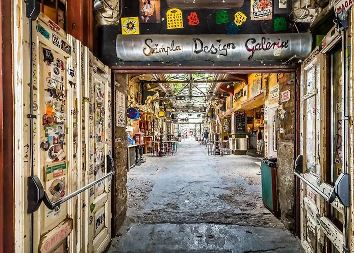 Magnificent 3br W Balcony By The Parliament Апартаменты