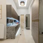Magnificent 3br W Balcony By The Parliament