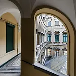 Magnificent 3br W Balcony By The Parliament *